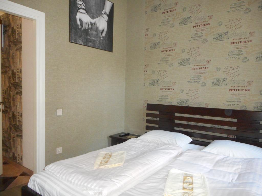 Hostel Q ,15 Хв До Жд Вокзалу Львов Экстерьер фото